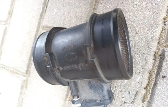 Opel Zafira B Mass air flow meter FGP55350046