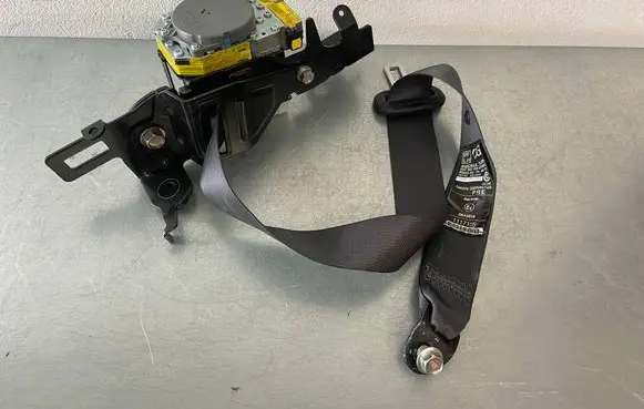 Subaru Outback (BS) Rear seatbelt TKAH0ES218 0589P1000453 0643418