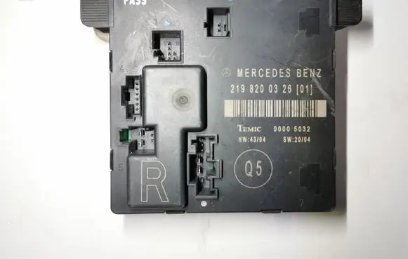 Mercedes-Benz CLS C219 Door control unit/module 2198200326