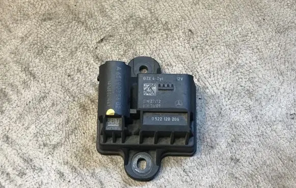 Mercedes-Benz C W205 Glow plug pre-heat relay A6519005602