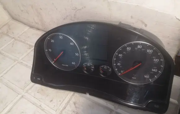 Volkswagen Golf Plus Speedometer control unit/module 1K0920952B A2C53023102