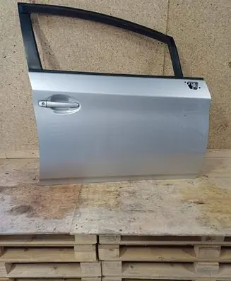 Toyota Prius (XW30) Front door 121212