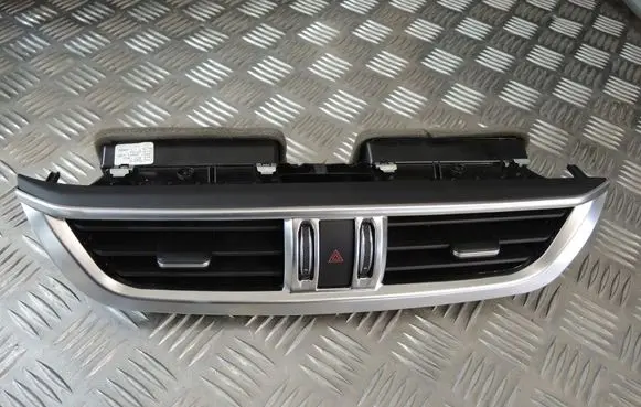 Alfa Romeo Giulia Dash center air vent grill 1561382370