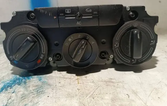 Skoda Octavia Mk2 (1Z) Climate control unit