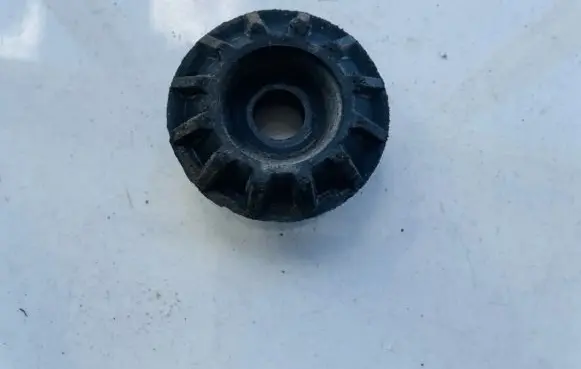 Volkswagen Golf III Coil spring mount 191512335
