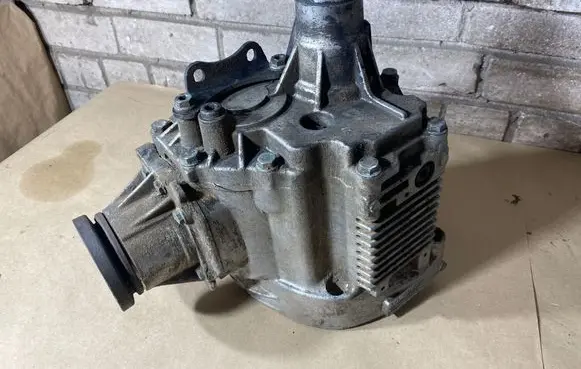 Gearbox transfer box case