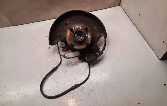 Toyota Yaris Front wheel hub