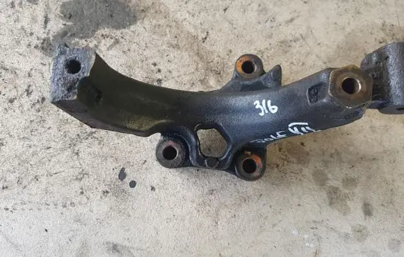 Volkswagen Scirocco Engine mount bracket 04L4255GA