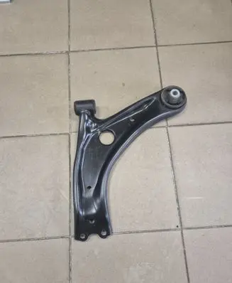 Toyota Yaris XP210 Front lower control arm/wishbone 48606K0020