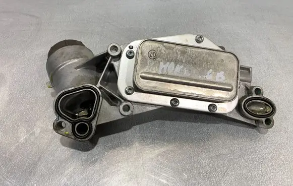 Opel Mokka Oil filter mounting bracket 25195803