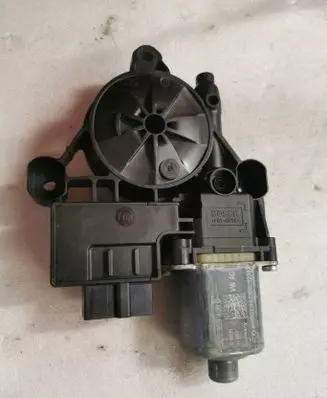 Volkswagen T-Cross Rear door window regulator motor 5Q0959408D