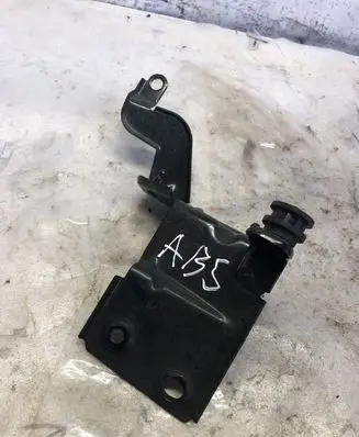 Volkswagen Touran III ABS pump bracket 5q1614235e