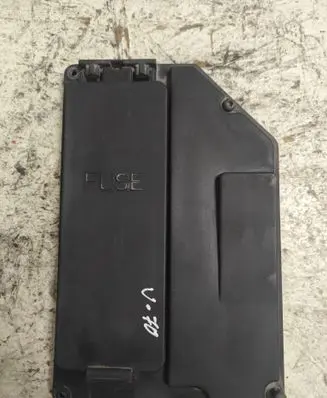 Volvo S70 V70 V70 XC Fuse box cover 3515122