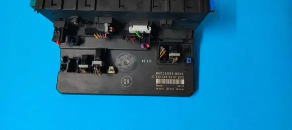 Mercedes-Benz Vito Viano W639 SAM control unit 6395450301