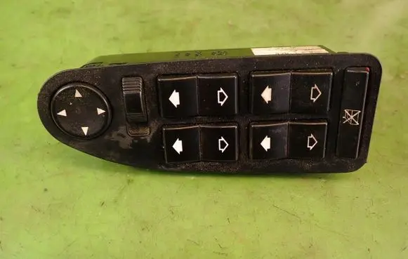 BMW 5 E39 Quarter vent window switch 8368966