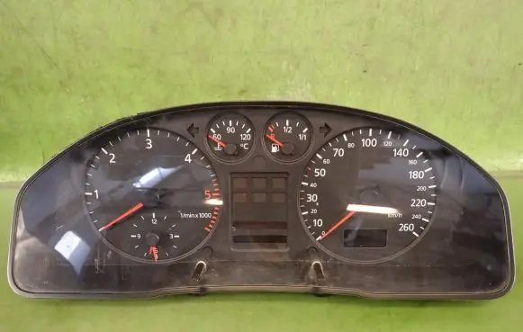 Audi A4 S4 B5 8D Speedometer (instrument cluster) 8D0919861A