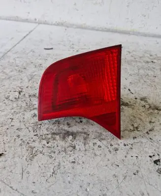 Tailgate rear/tail lights