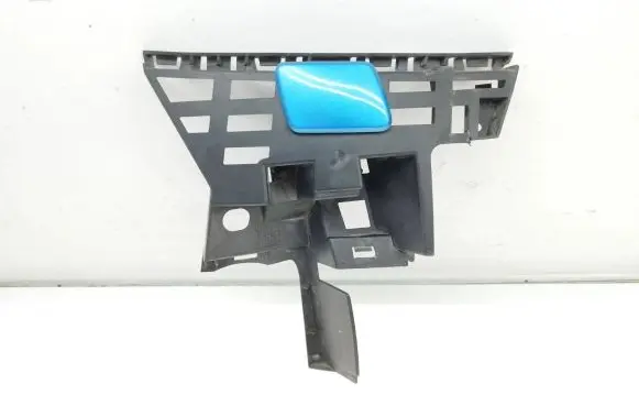 Front bumper mounting bracket