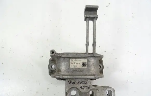 Volkswagen Golf VII Engine mounting bracket 5Q0199262DA
