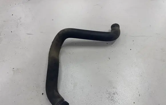 Coolant pipe/hose