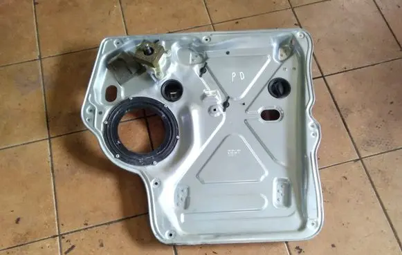 Volkswagen Transporter - Caravelle T5 Front door manual window regulator 7H0837730