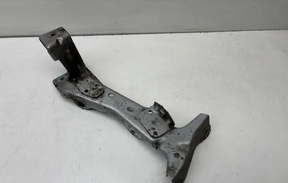 Audi A3 S3 8V Fender mounting bracket 8V0821136 8V0821136A