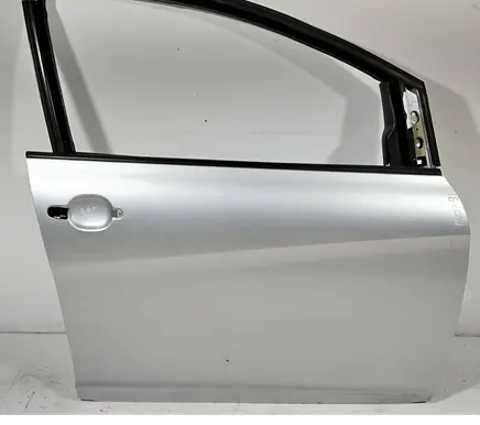 Seat Altea XL Front door 5P0831312