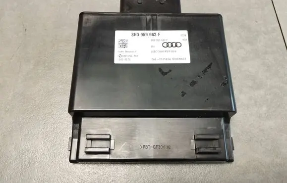 Audi A7 S7 4G Voltage converter/converter module 8K0959663F