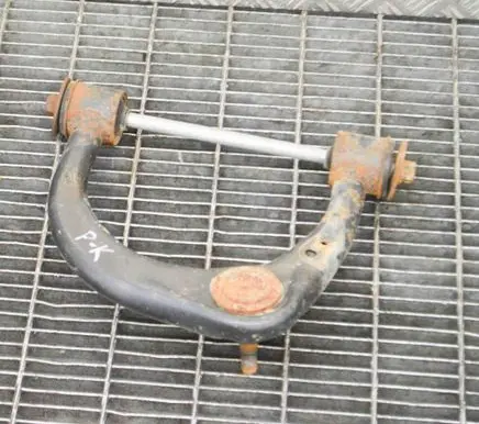 Toyota Hilux (AN10, AN20, AN30) Front lower control arm/wishbone