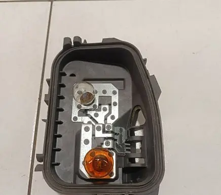 Volkswagen Sharan Tail light bulb cover holder 89501838 7N0945257