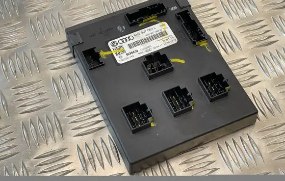 Volkswagen Touareg II Other control units/modules 4H0907063L