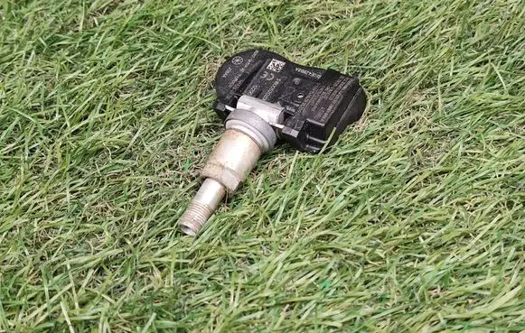 Volvo S60 Tire pressure sensor 8G921A159AE