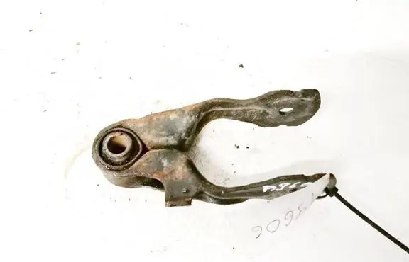 Citroen Berlingo Engine mounting bracket