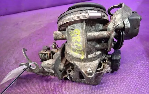 BMW 5 E34 Throttle body valve 
