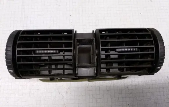Opel Astra G Dash center air vent grill 90560344