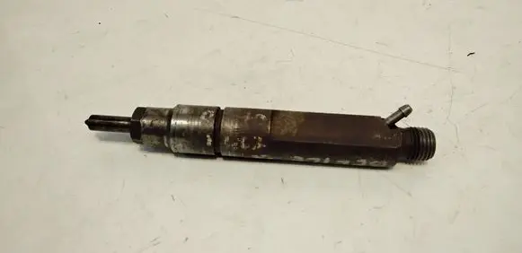 Volkswagen New Beetle Fuel injector 028130202P