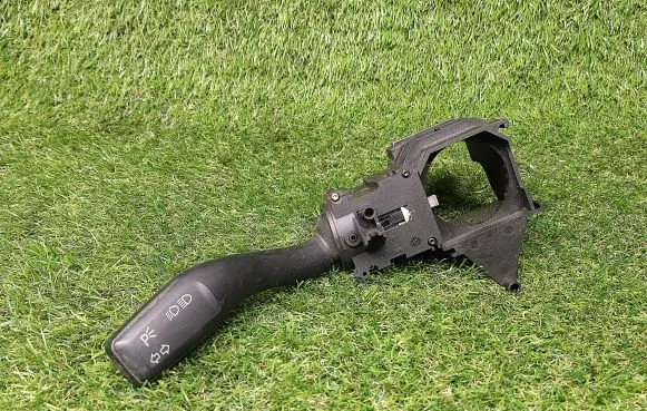 Audi A4 S4 B6 8E 8H Indicator stalk 8E0953513A