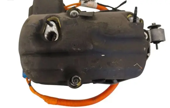 Tesla Model S Air conditioning (A/C) compressor (pump) 106336900G SA17K0200221