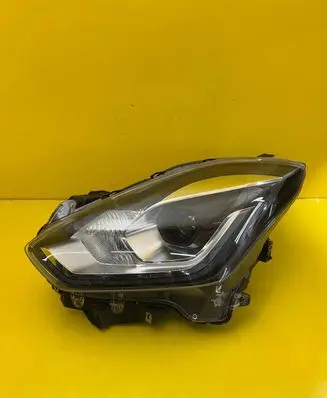 Suzuki Swift III Headlight/headlamp W2966