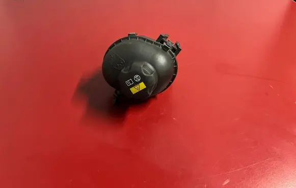 BMW X4 G02 Coolant expansion tank/reservoir 8610661 17138610661