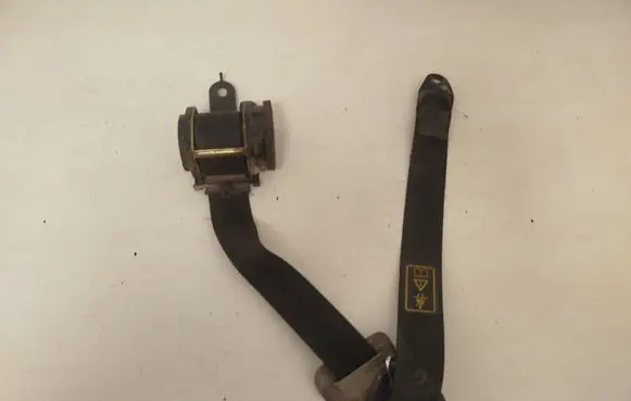Nissan Terrano Third row seat belt 898450X500 E90416105
