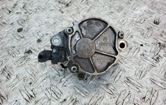 Citroen Berlingo Vacuum pump D1562C1