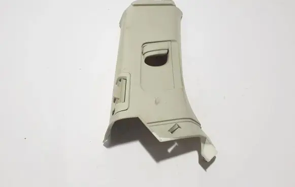 (D)pillar trim (top)
