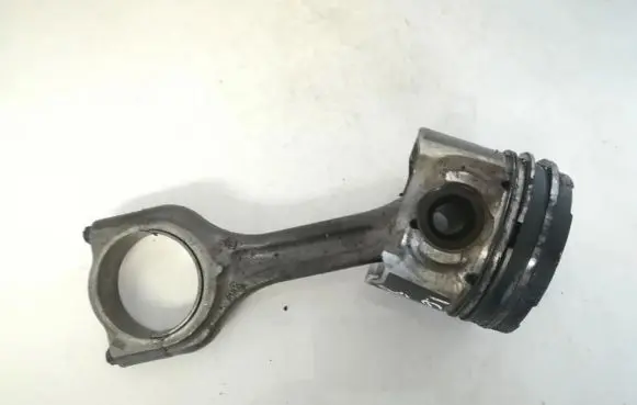 Peugeot 308 Piston with connecting rod