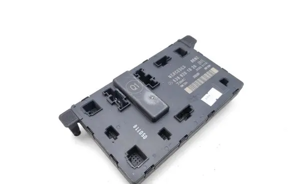 Mercedes-Benz Vito Viano W639 Door control unit/module 6398201026