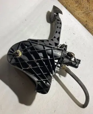 Volkswagen Jetta V Clutch pedal 1K0721796E