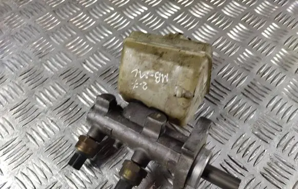 Mercedes-Benz ML W163 Master brake cylinder 2605138201