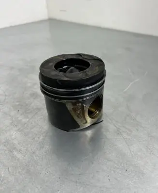 Mercedes-Benz CLA C117 X117 W117 Piston 3R0 0834A