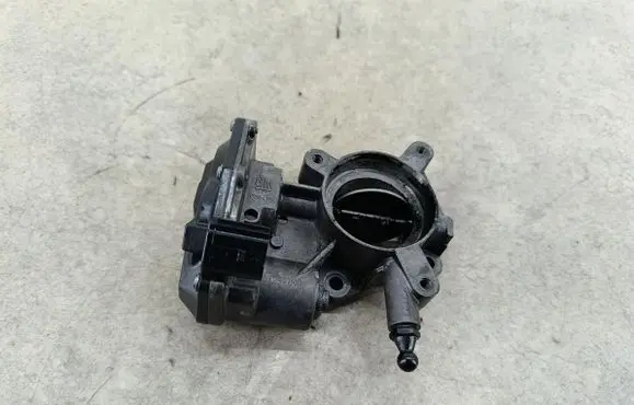 Opel Insignia A Throttle body valve 55564164
