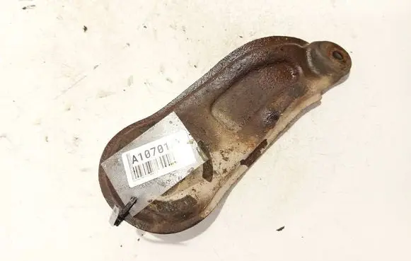 Engine mounting bracket